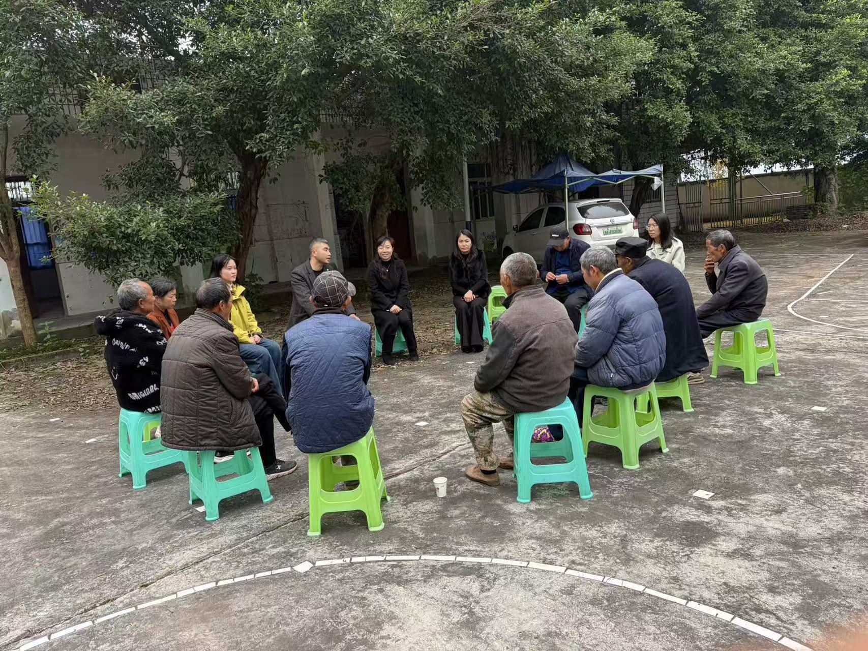 大足区回龙镇人大：代表回选区述职听民声，深入走访解民忧