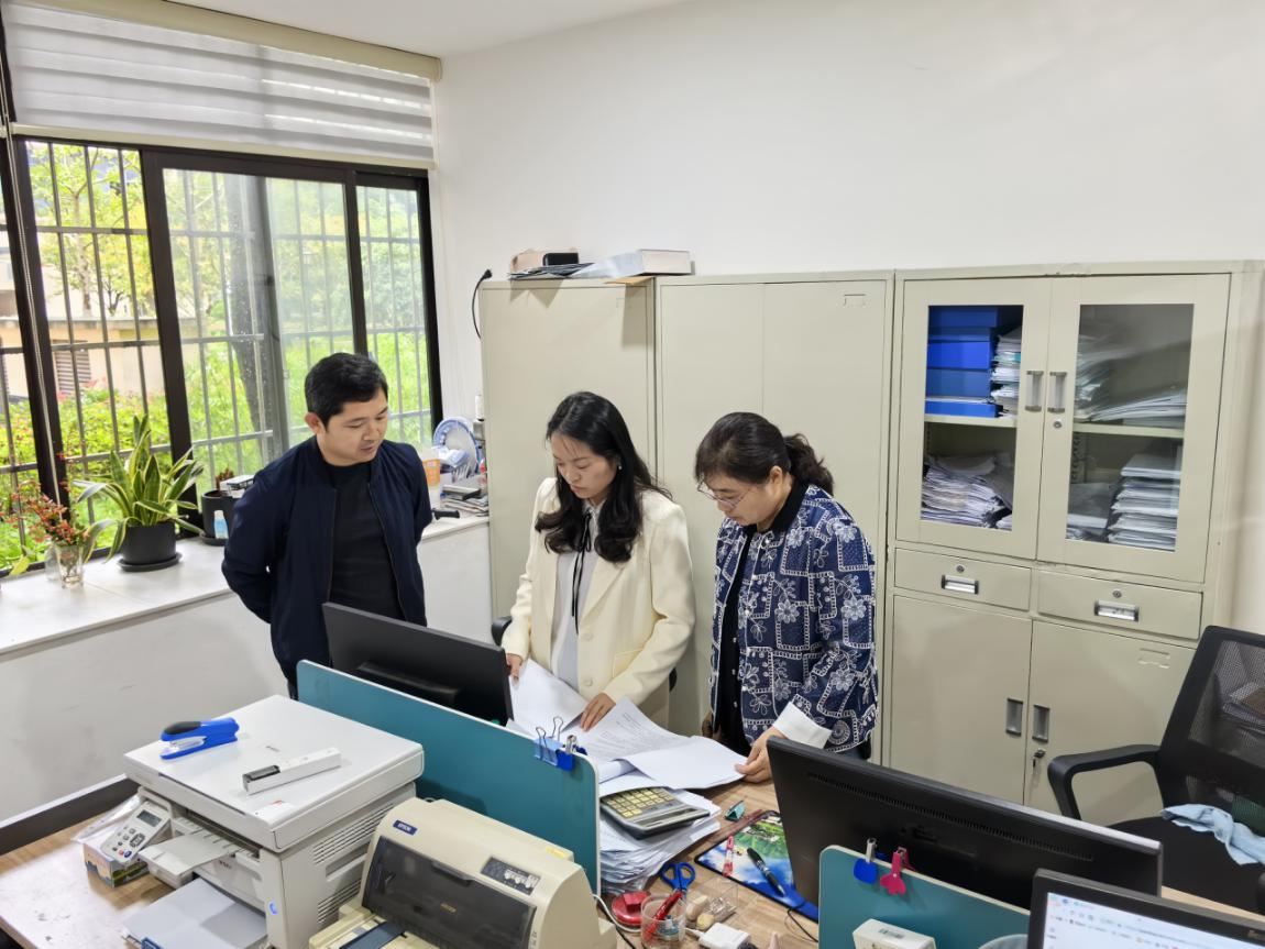 区统计局主动服务房地产开发企业 精准指导助力企业统计规范化建设