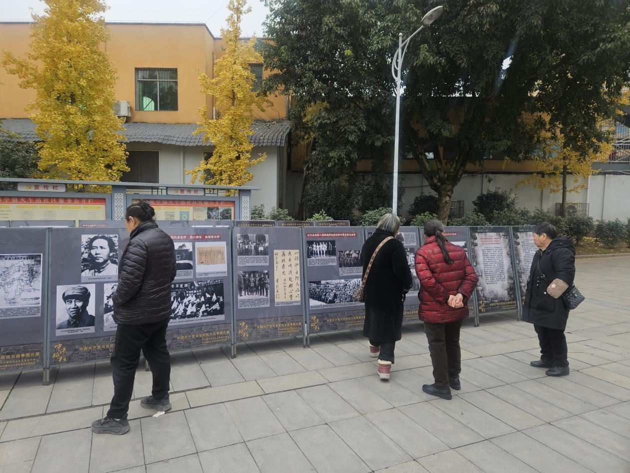 邮亭镇举办党史主题展览活动 各界人士共缅历史