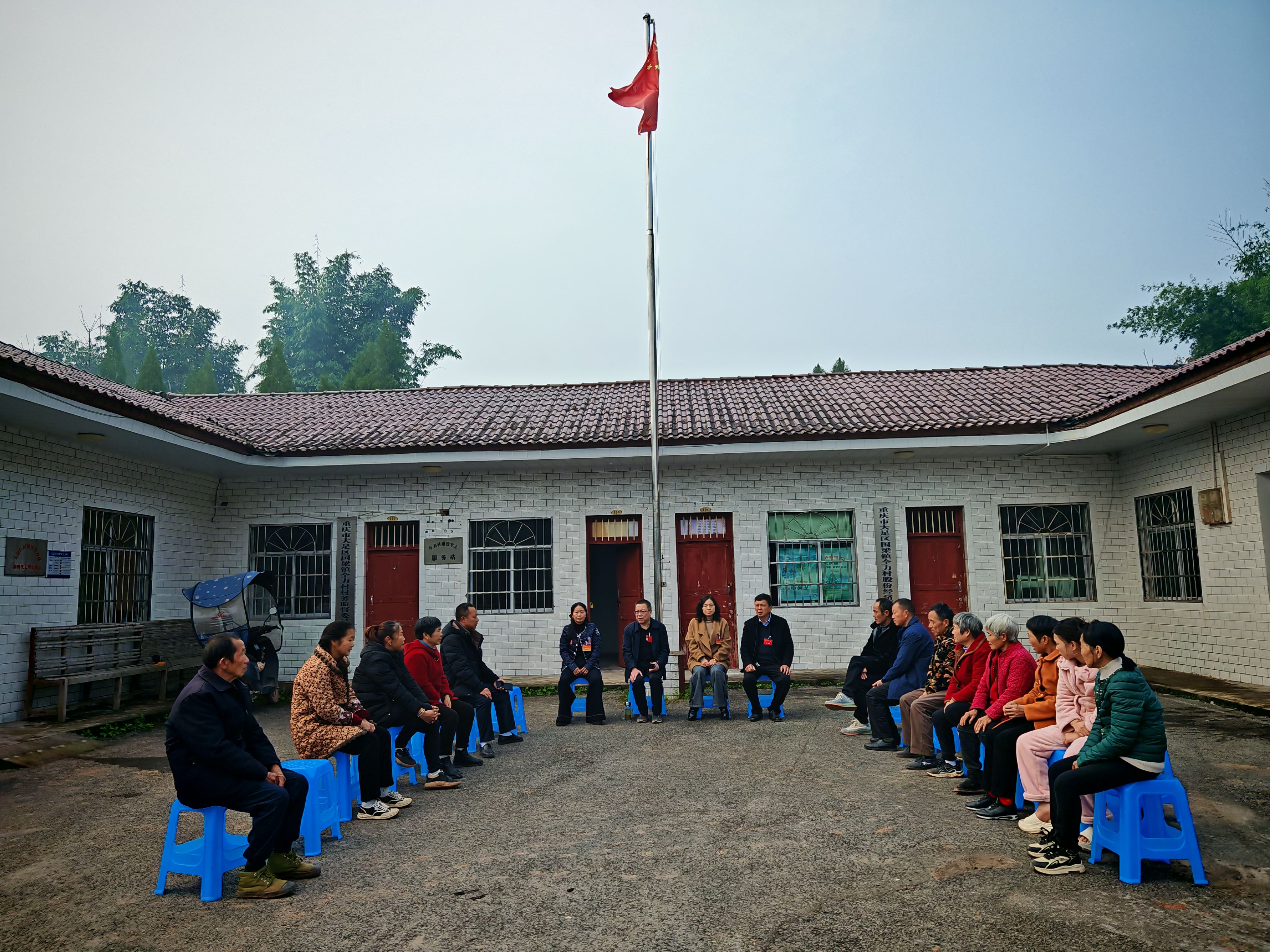 国梁镇人大:组织区镇人大代表开展走访选民活动