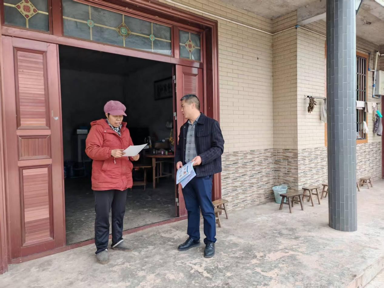 大足区回龙镇人大：开展预防一氧化碳中毒宣传走访，筑牢群众安全防线